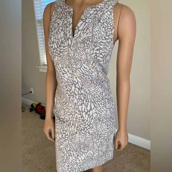 Flattering work Dress Banana Republic size 6 - Picture 3 of 11